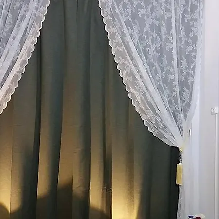 At Ease * ליסבון